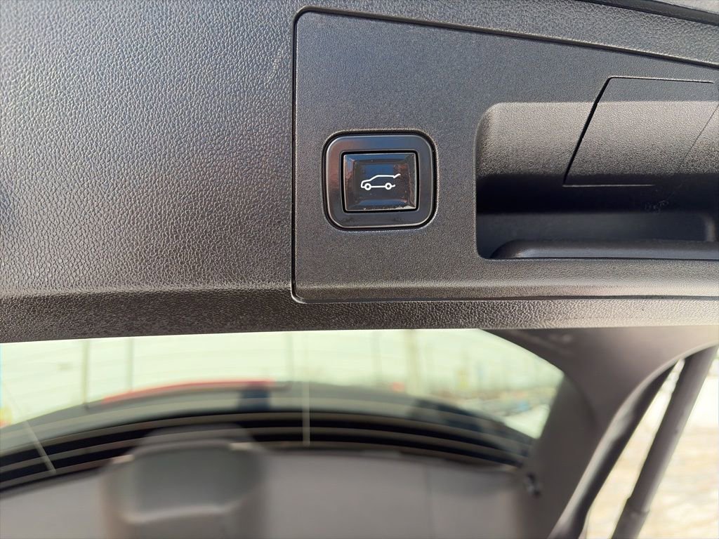 Used 2023 Cadillac XT4 Premium Luxury image 10