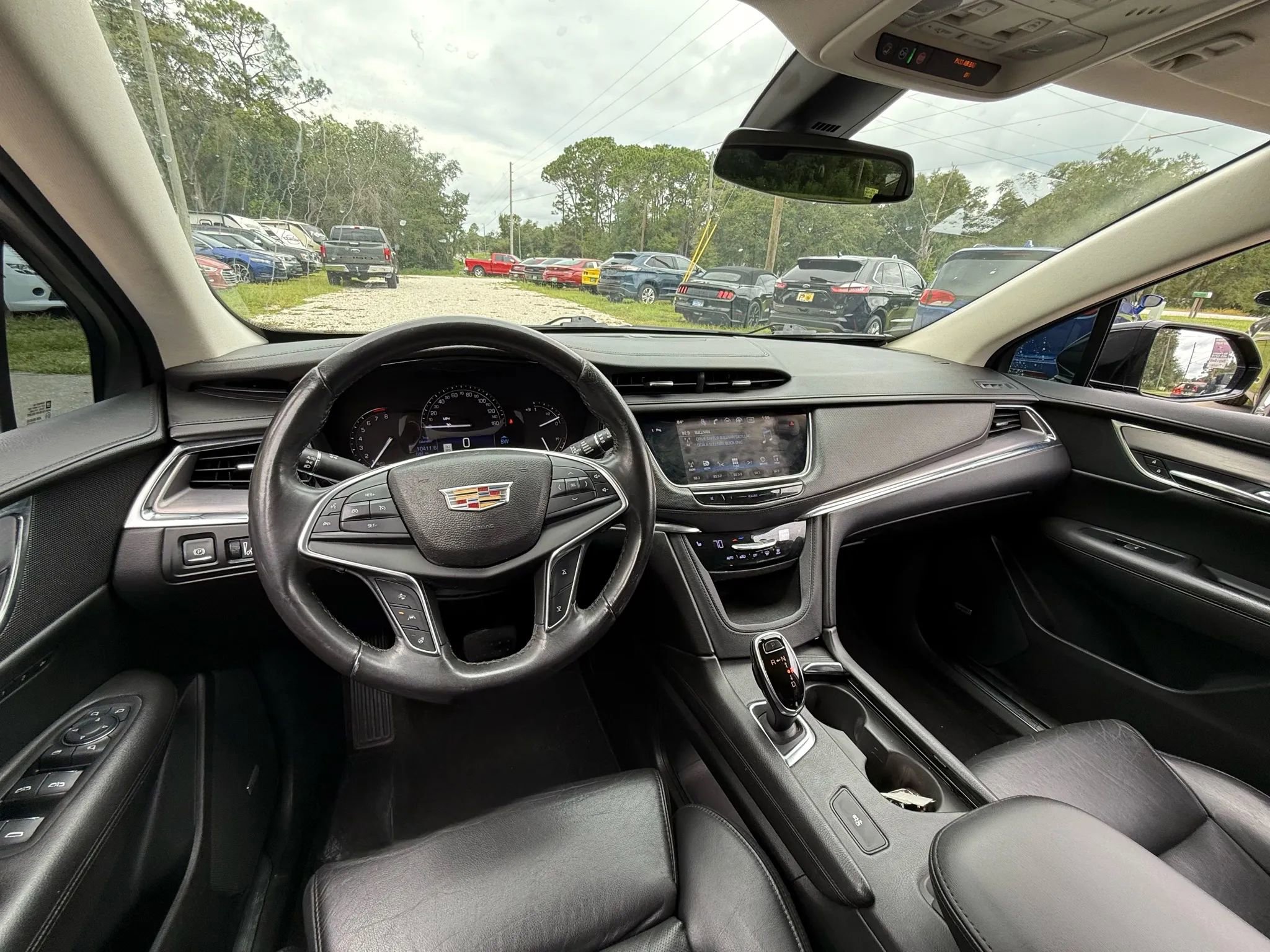 Used 2017 Cadillac XT5 Luxury w/ Driver Awareness Package FWD image 13