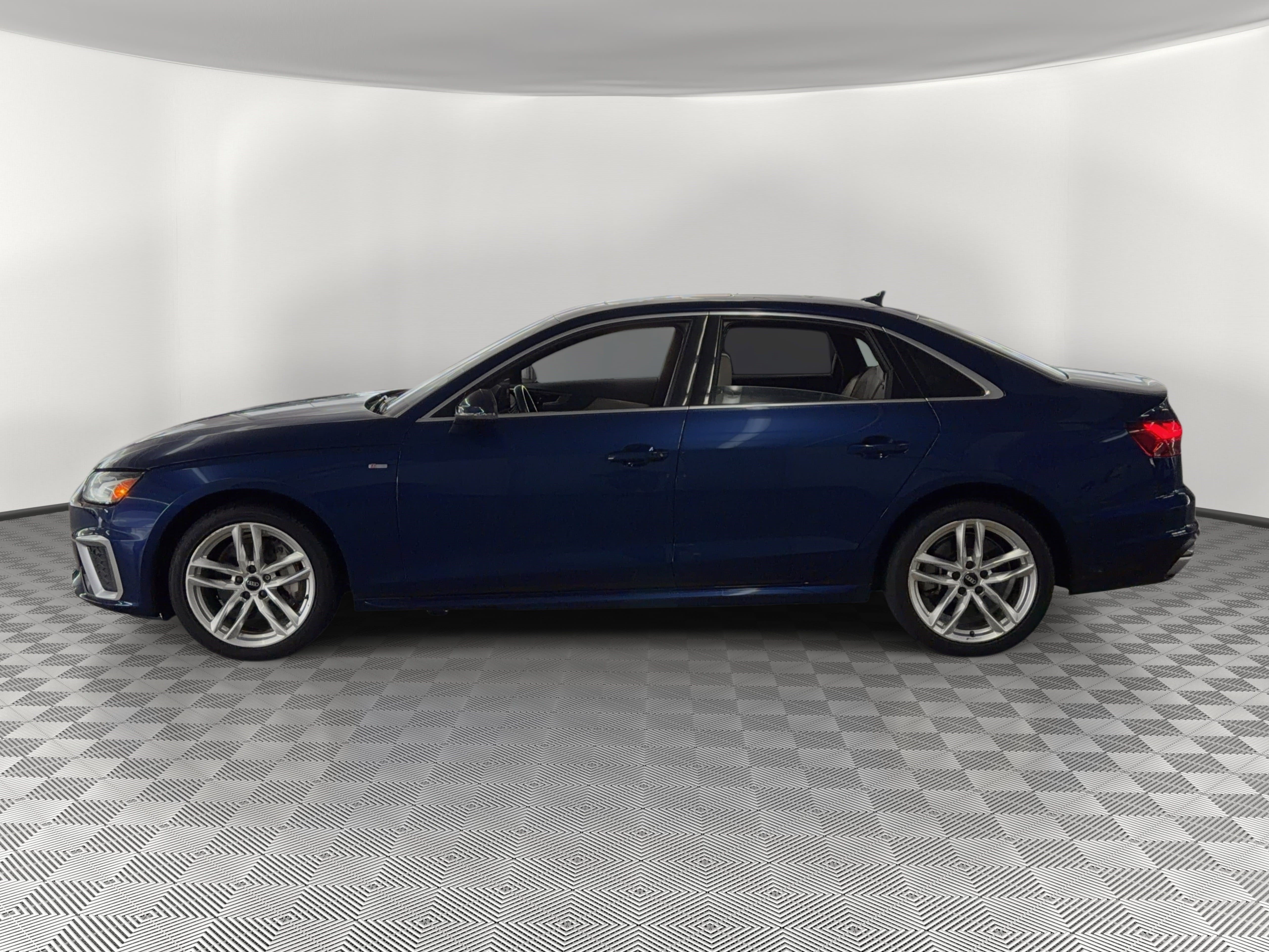 Used 2020 Audi A4 2.0T Premium w/ Convenience Package AWD/4WD image 2