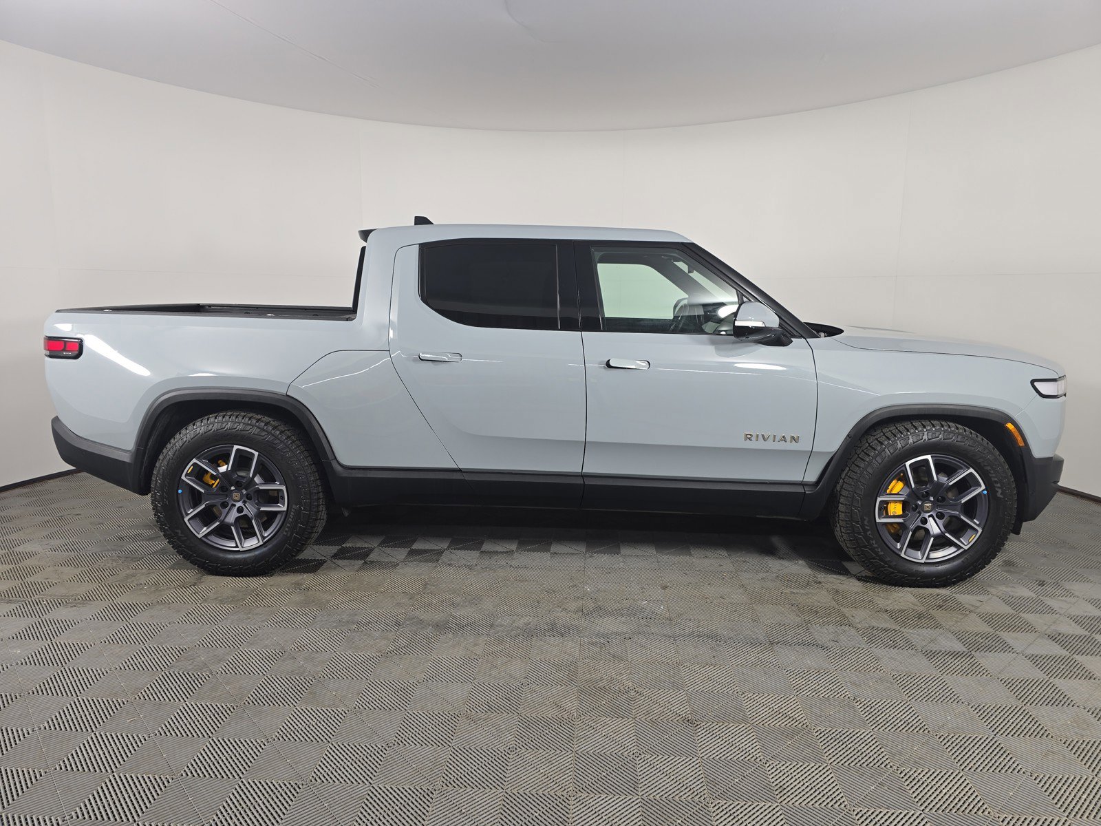Used 2023 Rivian R1T Adventure AWD/4WD image 6