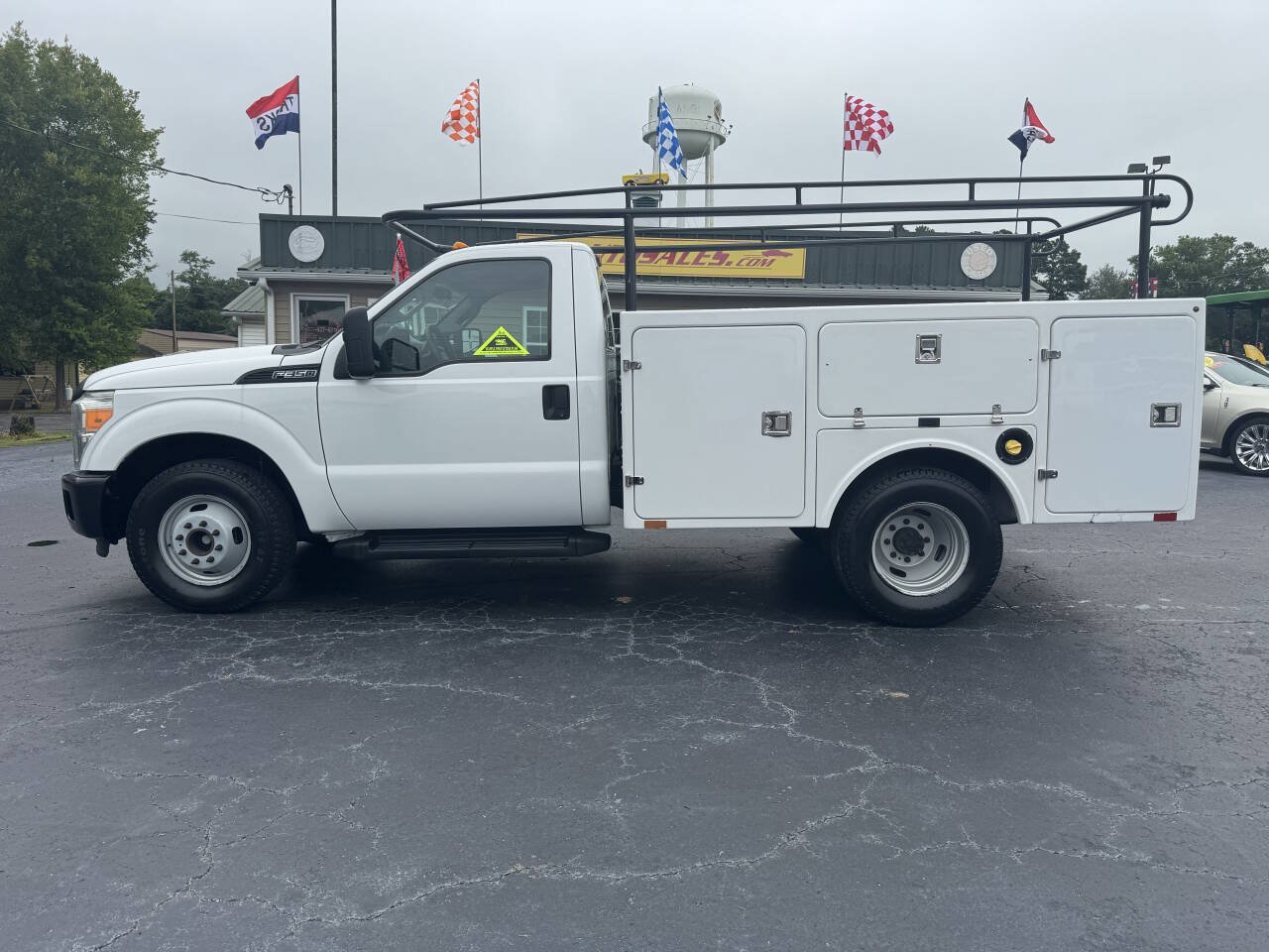 Used 2015 Ford F350 XL RWD image 2