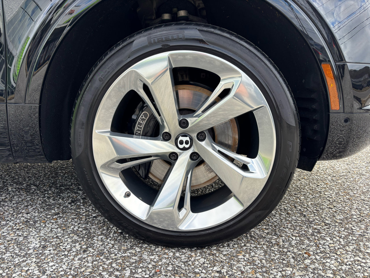 Used 2018 Bentley Bentayga Mulliner image 41