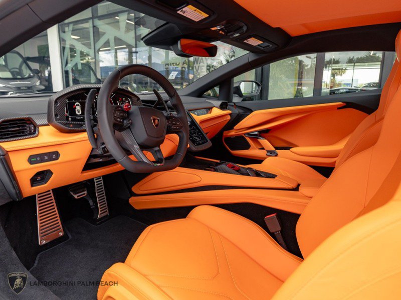 Used 2026 Lamborghini Revuelto AWD/4WD image 16