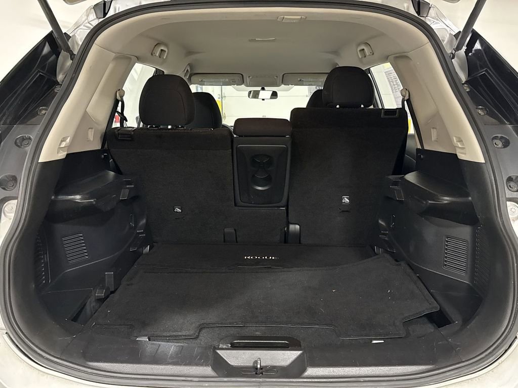 Used 2017 Nissan Rogue S AWD/4WD image 23