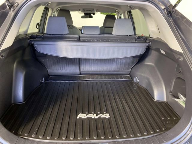 Used 2020 Toyota RAV4 XLE w/ XLE Grade Weather Package AWD/4WD image 8