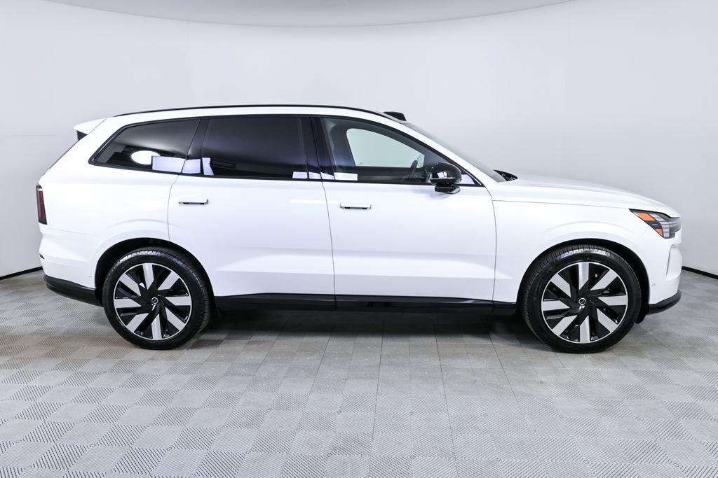 Certified 2025 Volvo EX90 Ultra image 29