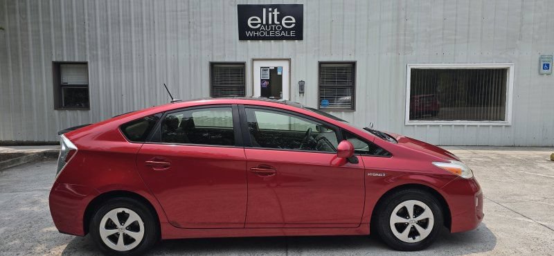 Used 2013 Toyota Prius Four w/ Deluxe Solar Roof Pkg FWD image 6