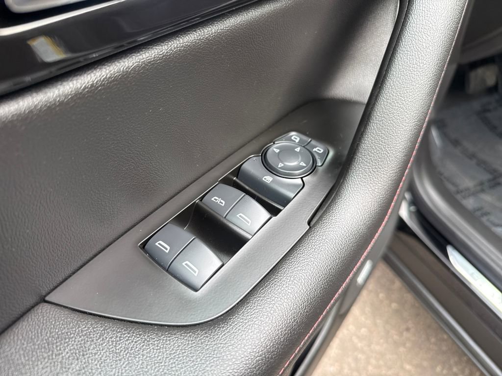 Used 2025 Chevrolet Blazer RS w/ Enhanced Convenience Package image 11