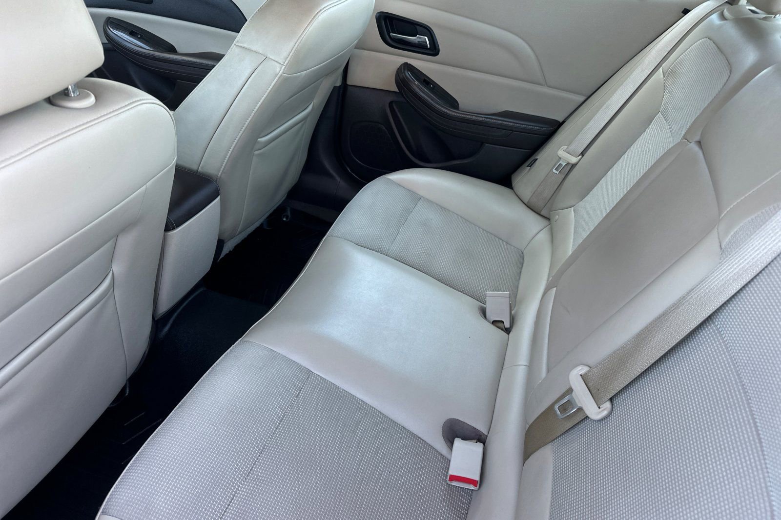 Used 2015 Chevrolet Malibu LT w/ Power Convenience Package FWD image 12