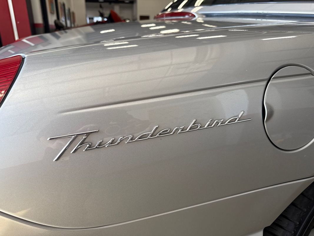Used 2004 Ford Thunderbird image 81