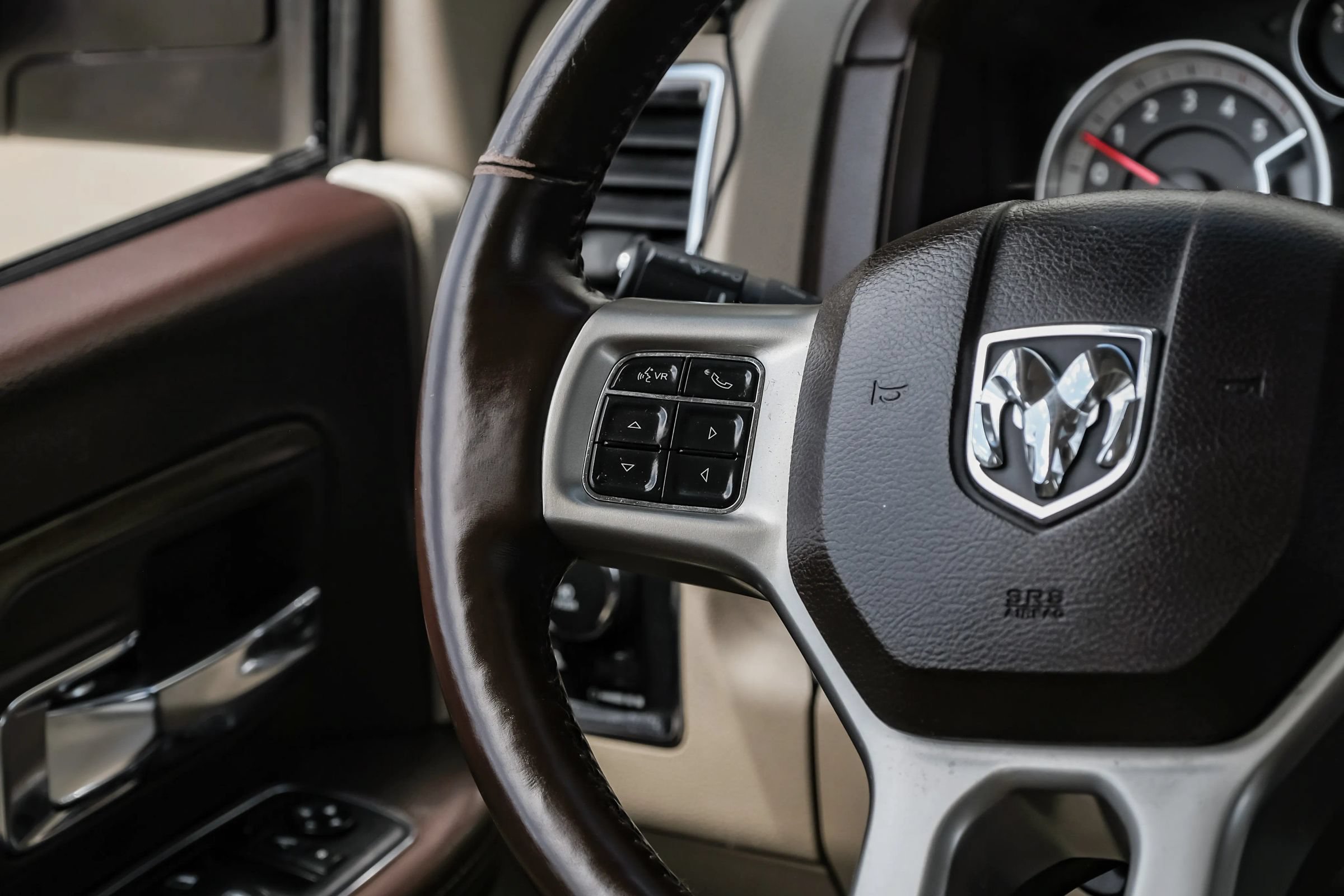 Used 2018 RAM 2500 Laramie w/ Convenience Group AWD/4WD image 19