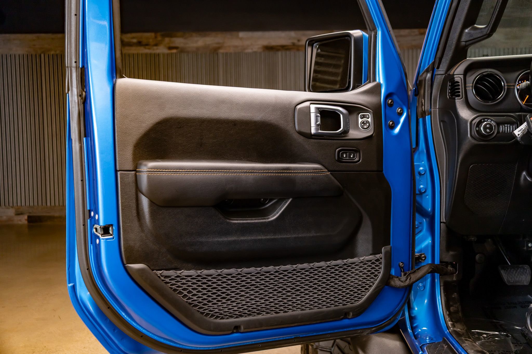 Used 2022 Jeep Gladiator Overland image 28