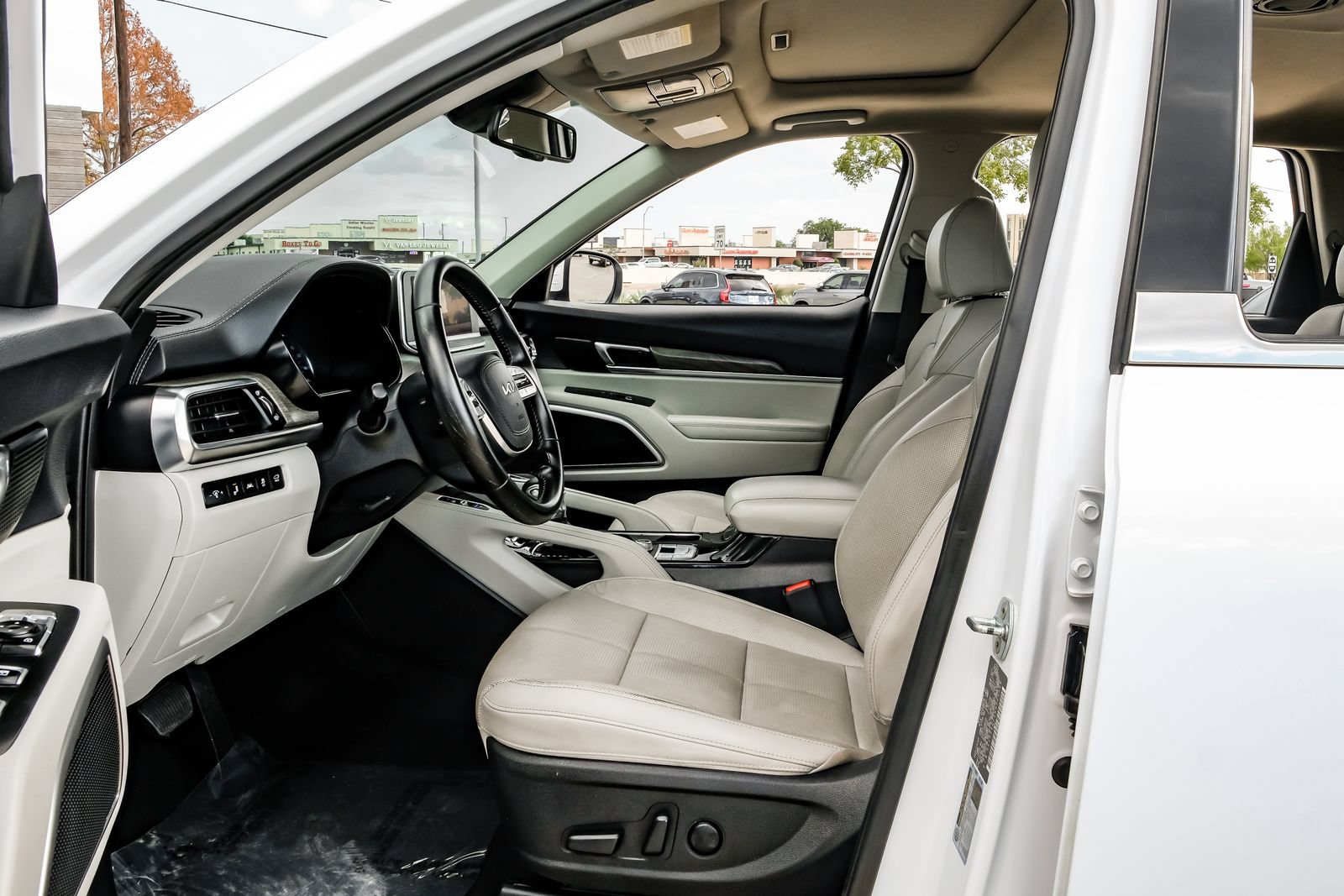 Used 2022 Kia Telluride EX w/ EX Premium Package FWD image 4