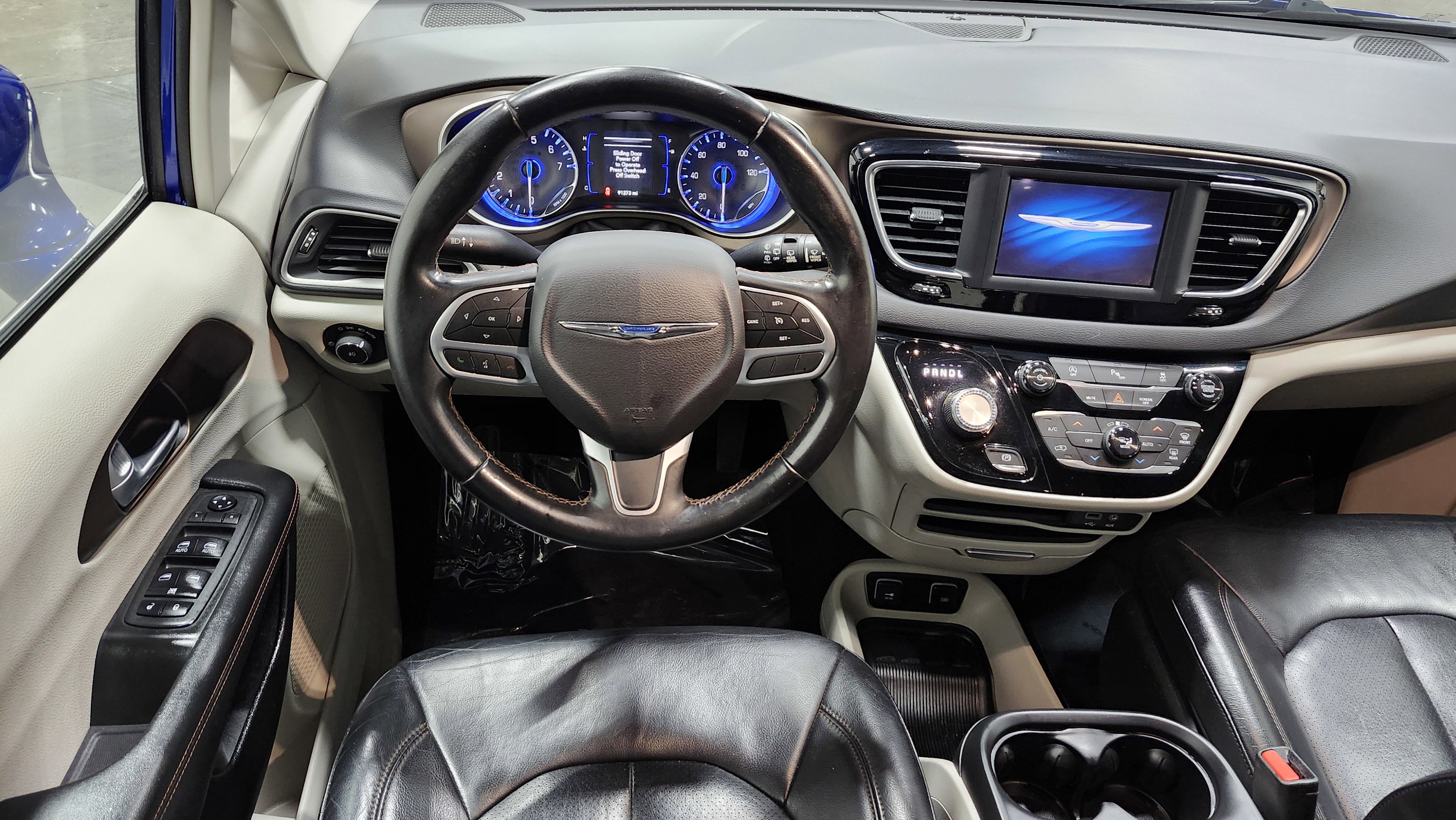 Used 2018 Chrysler Pacifica Touring-L image 23