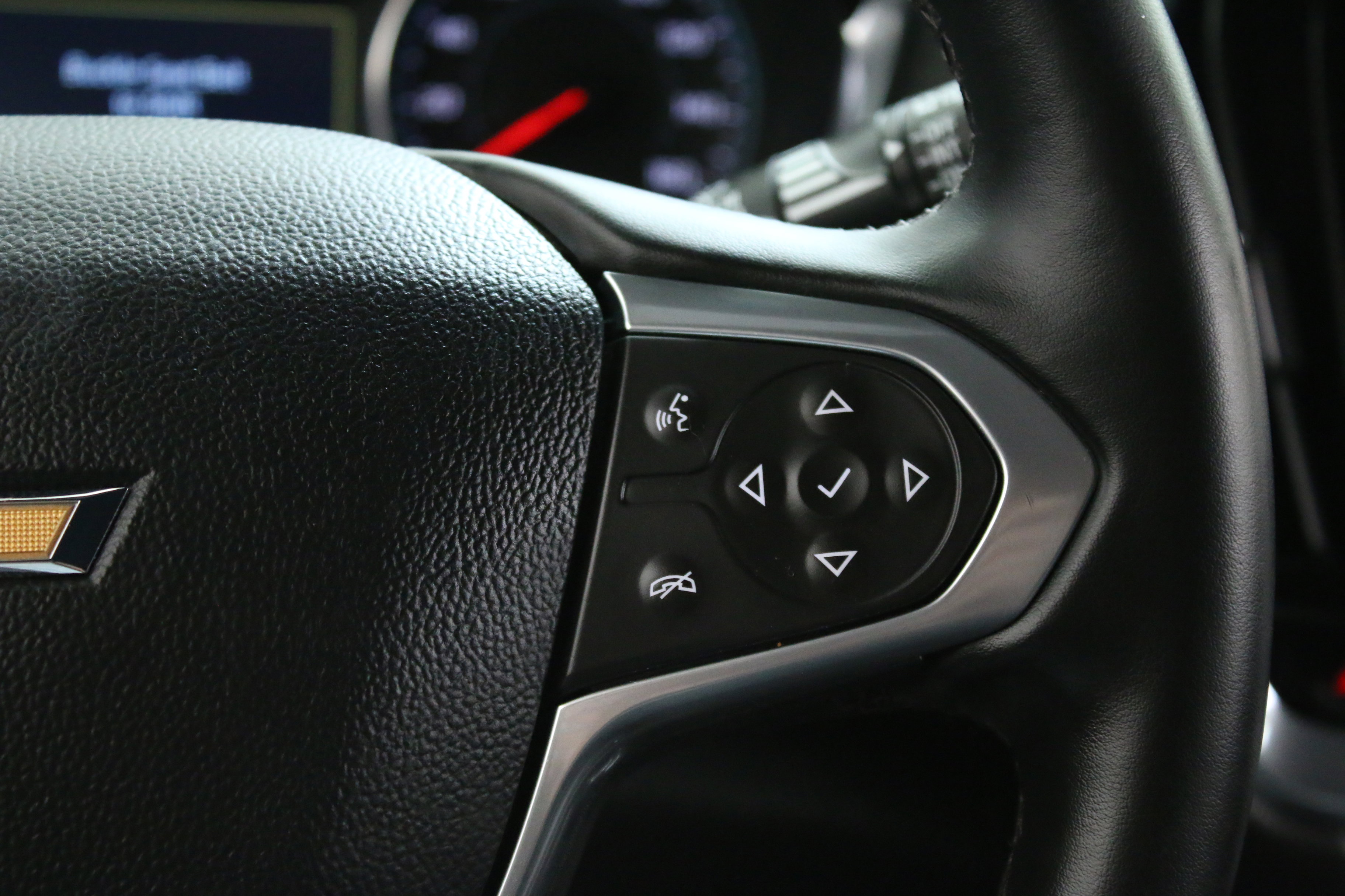 Used 2023 Chevrolet Traverse LT w/ LPO, Floor Liner Package image 15