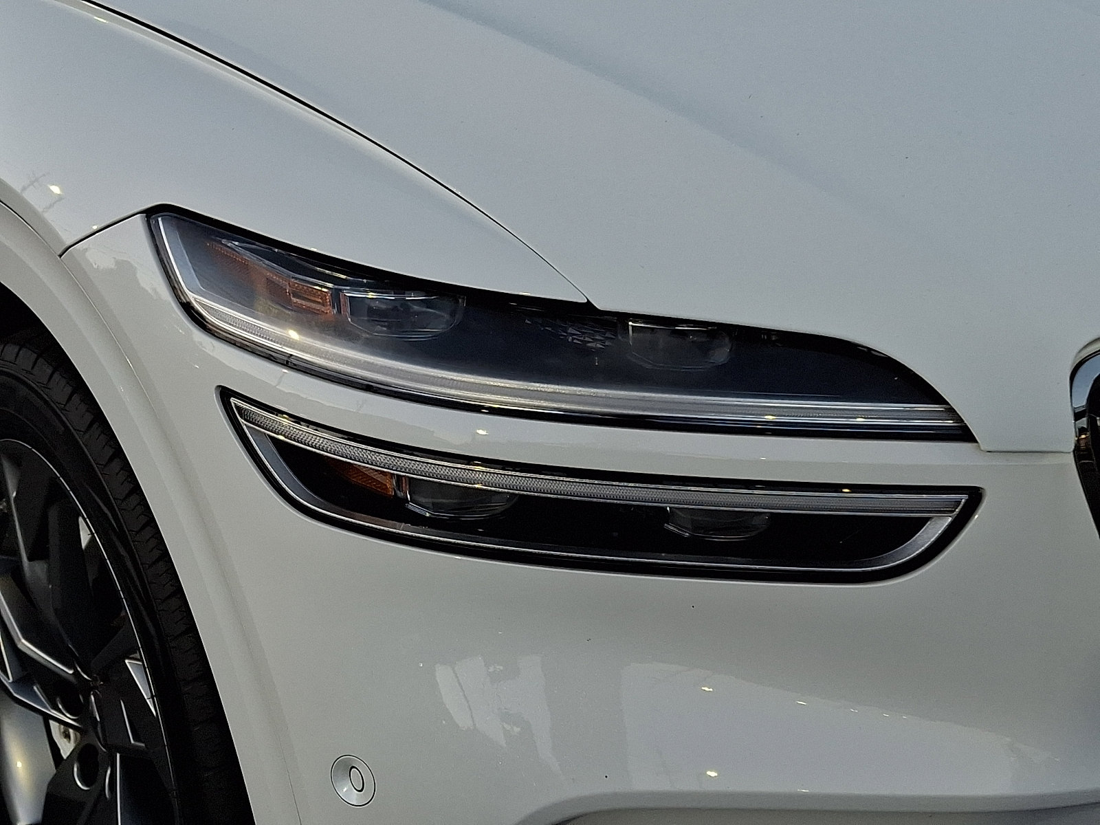 Certified 2025 Genesis Electrified GV70 w/ Prestige Package AWD/4WD image 9