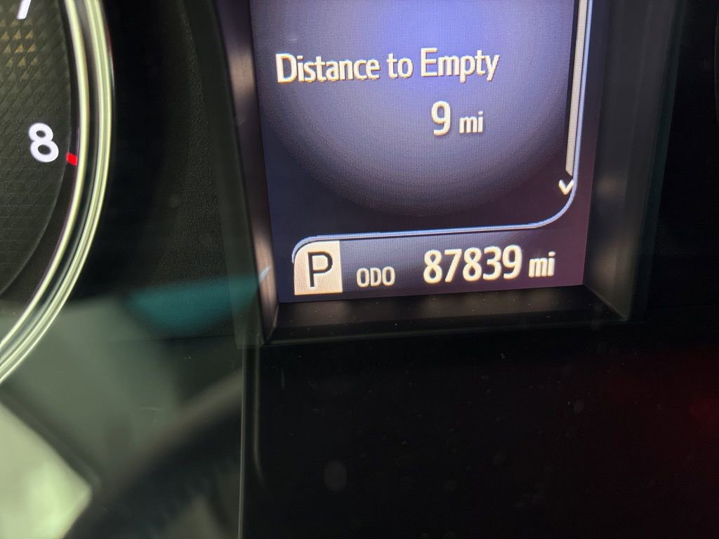 Used 2017 Toyota Camry SE w/ Moonroof Package image 24