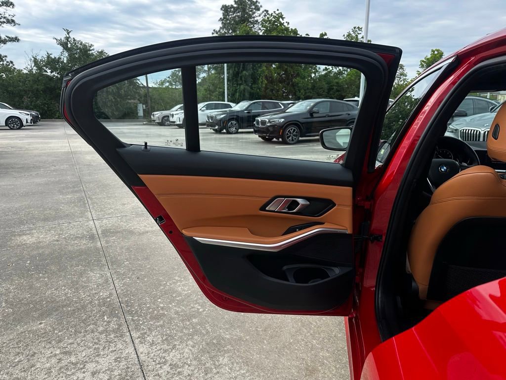 Used 2019 BMW 330i Sedan w/ Luxury Package image 20