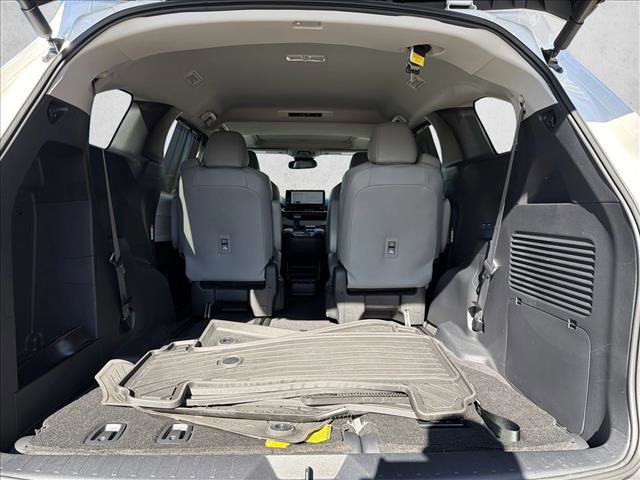 Used 2025 Toyota Sienna XLE image 26