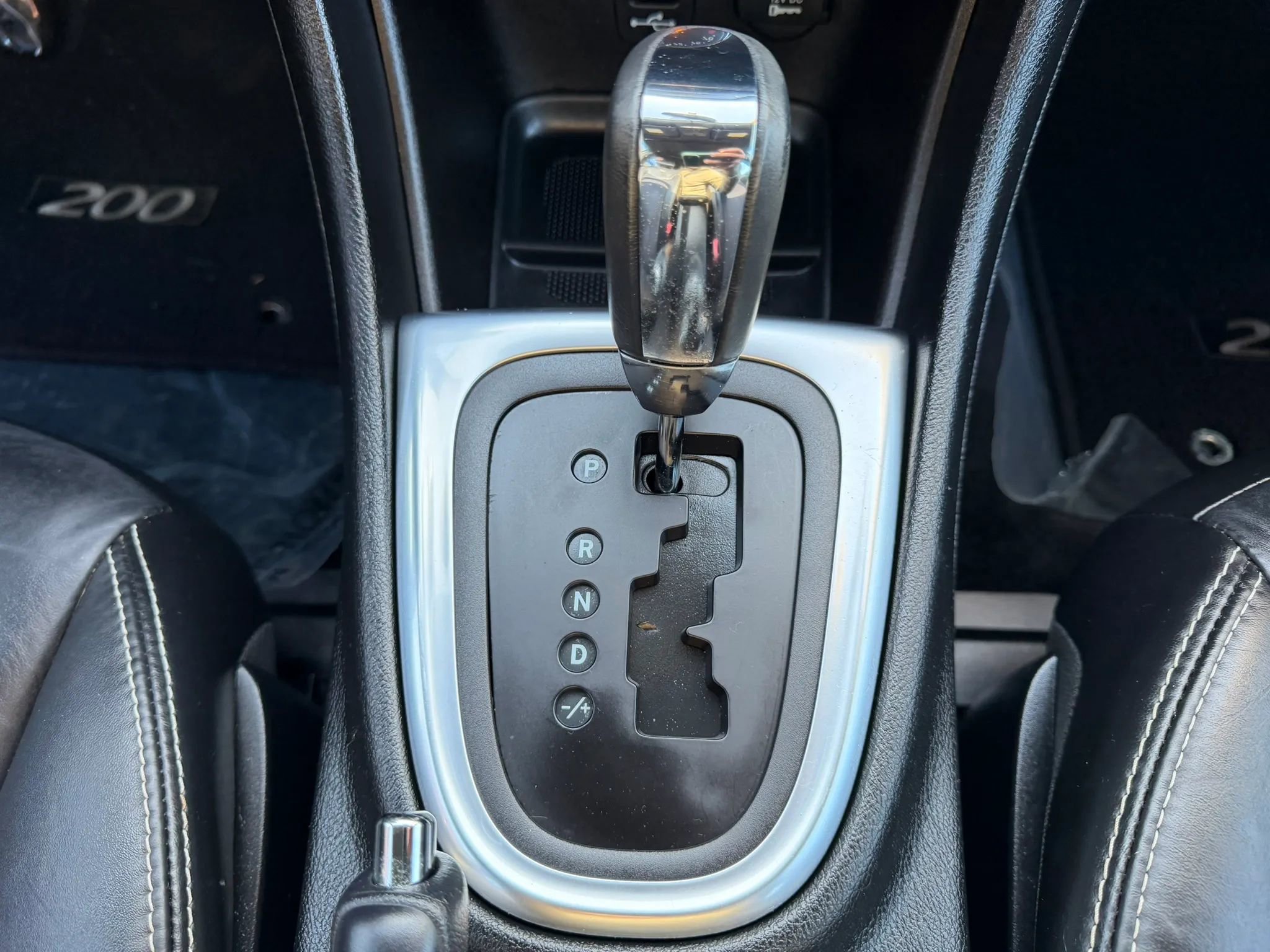 Used 2014 Chrysler 200 Limited w/ Sun/Sound Group image 13