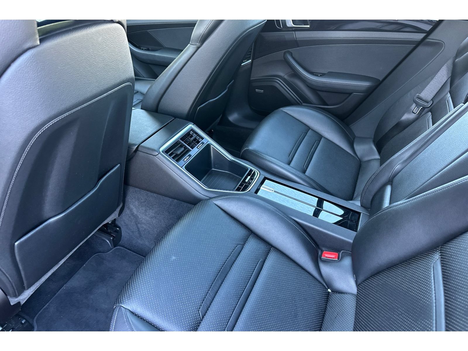 Used 2019 Porsche Panamera 4 AWD/4WD image 13