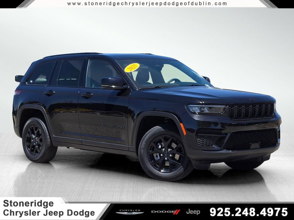 Used 2025 Jeep Grand Cherokee Altitude