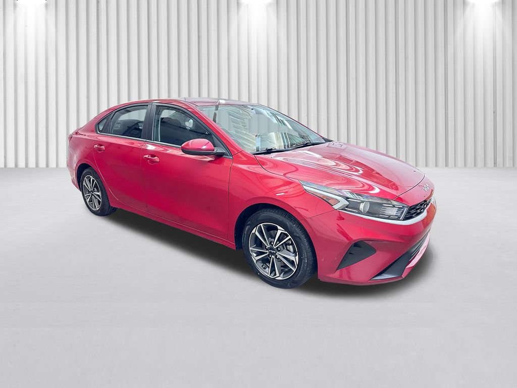 Used 2023 Kia Forte LXS image 2
