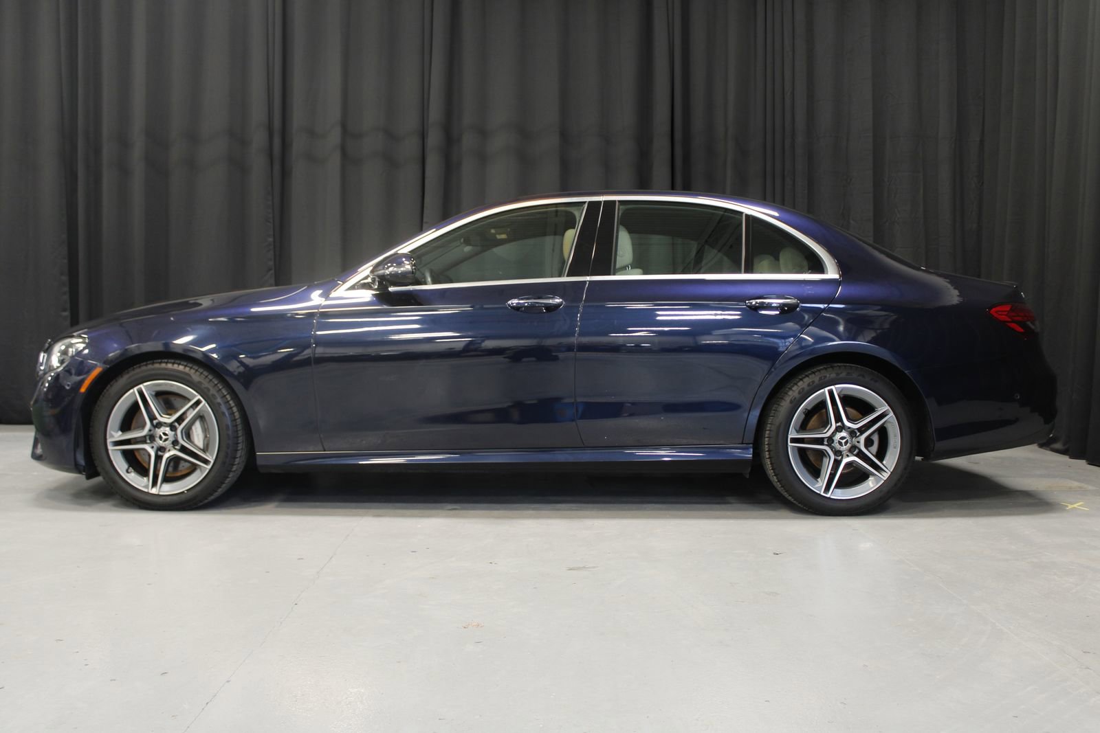 Used 2022 Mercedes-Benz E 350 4MATIC Sedan image 2