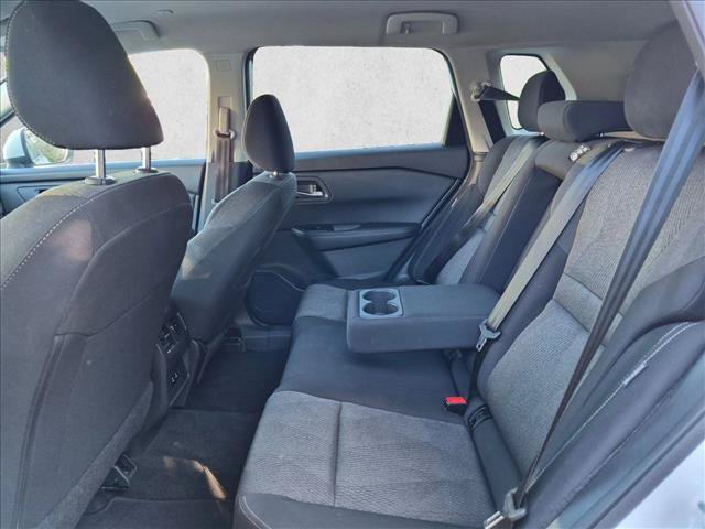 Used 2024 Nissan Rogue SV FWD image 17