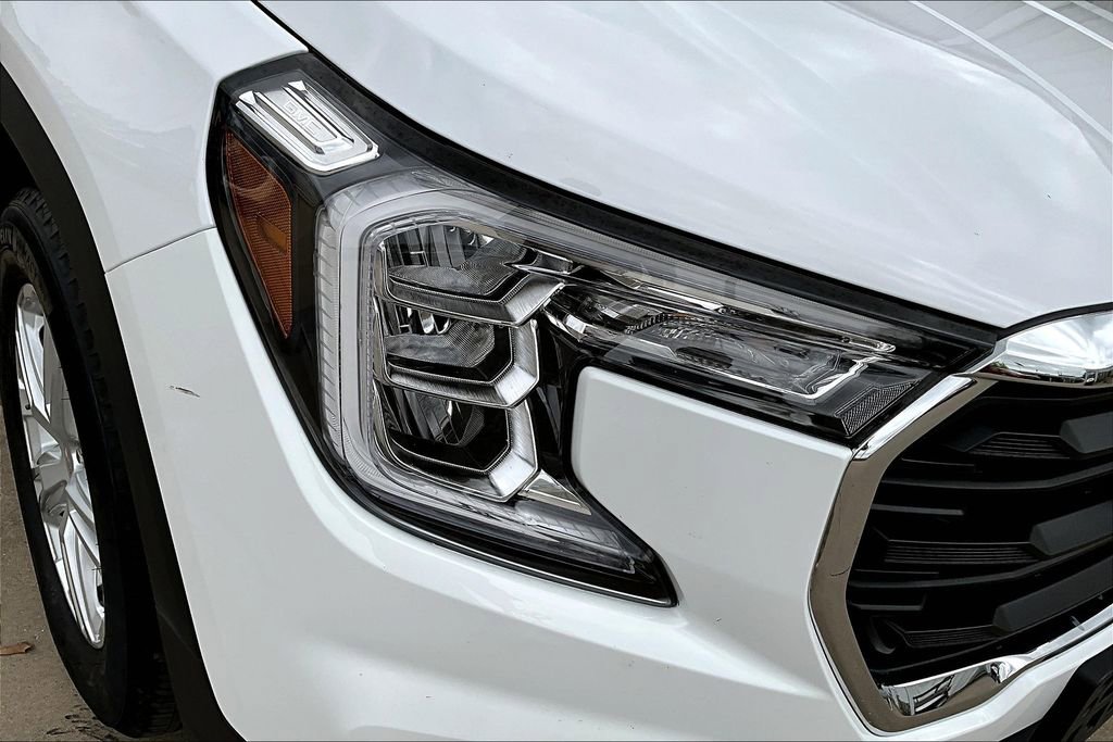 Used 2024 GMC Terrain SLE image 38