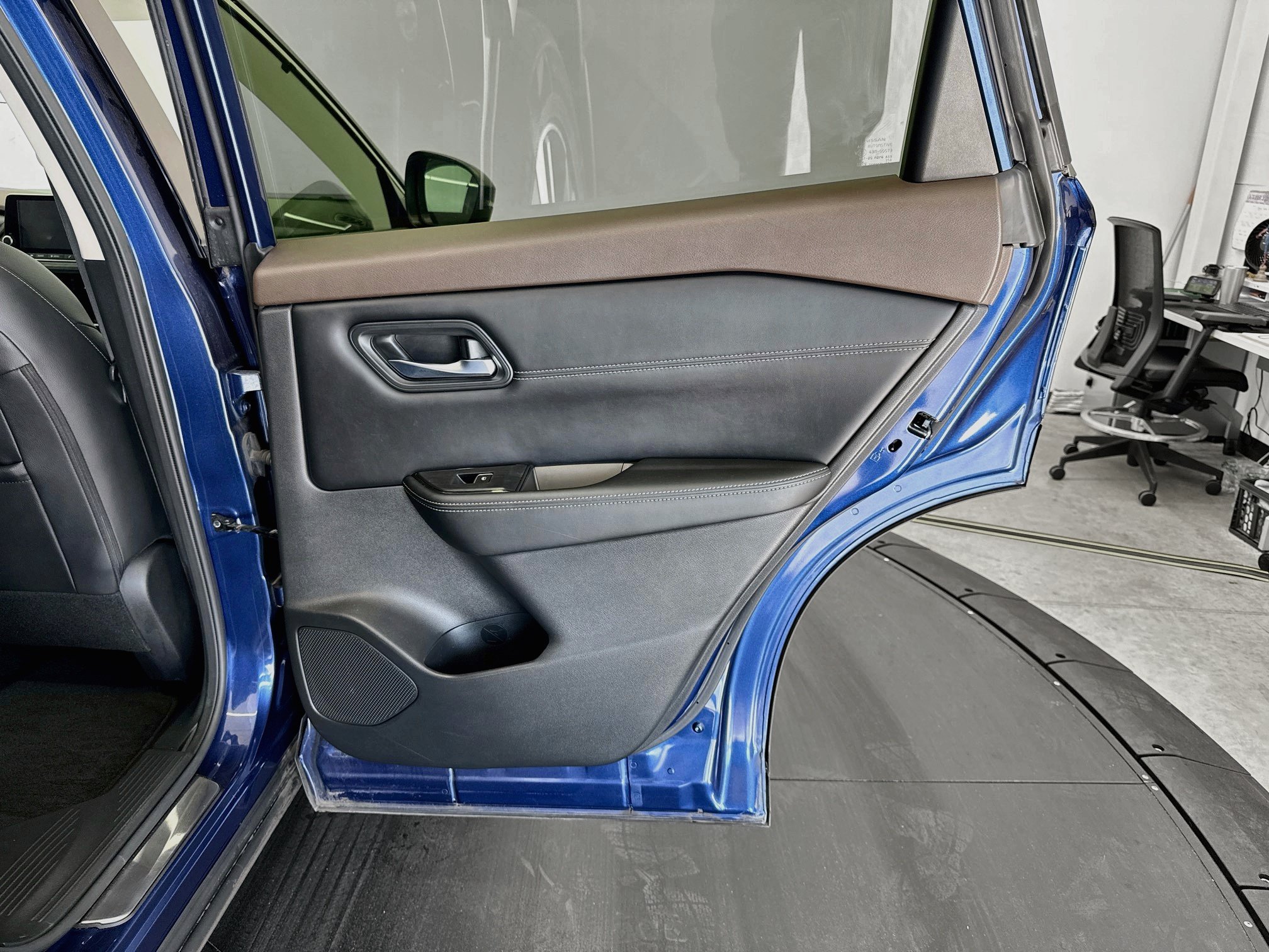Used 2023 Nissan Rogue SL FWD image 32