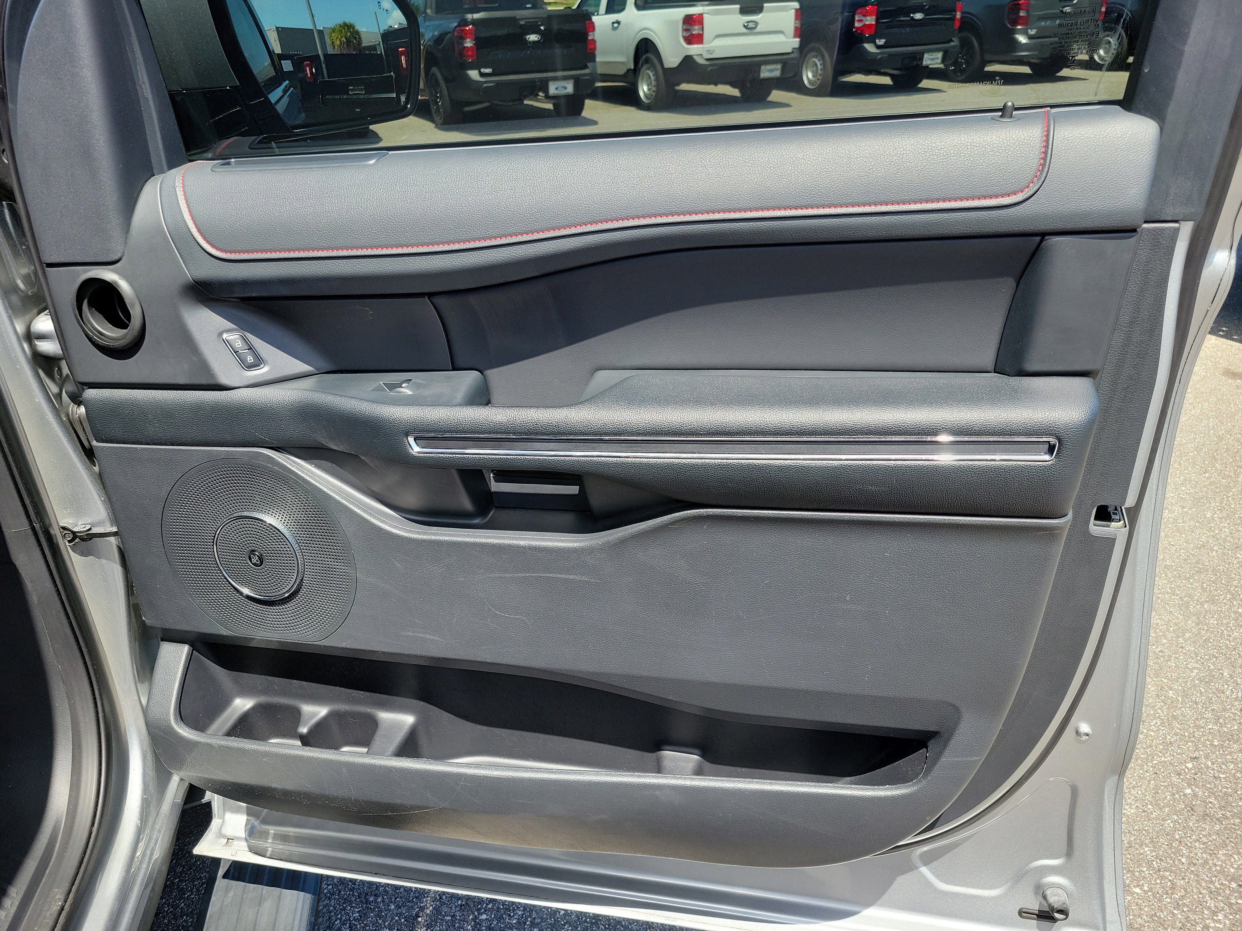 Used 2023 Ford Expedition Max Limited image 28