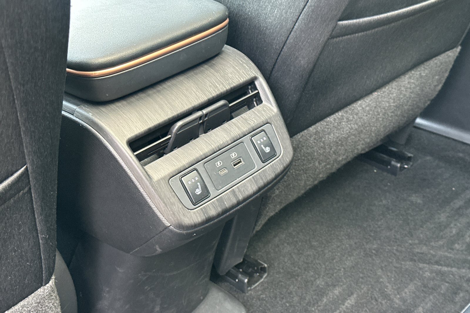 Used 2024 Nissan Ariya FWD image 44