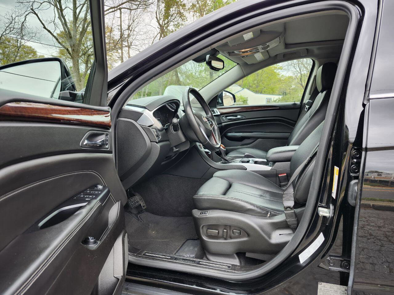 Used 2016 Cadillac SRX Luxury image 4