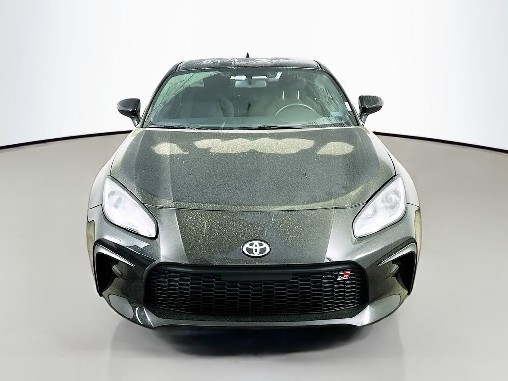 Used 2022 Toyota GR86 image 2
