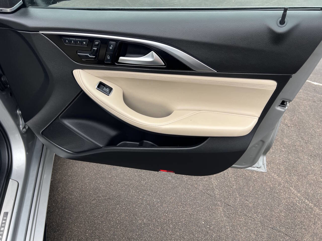 Used 2018 INFINITI QX30 Premium w/ Navigation Package image 50