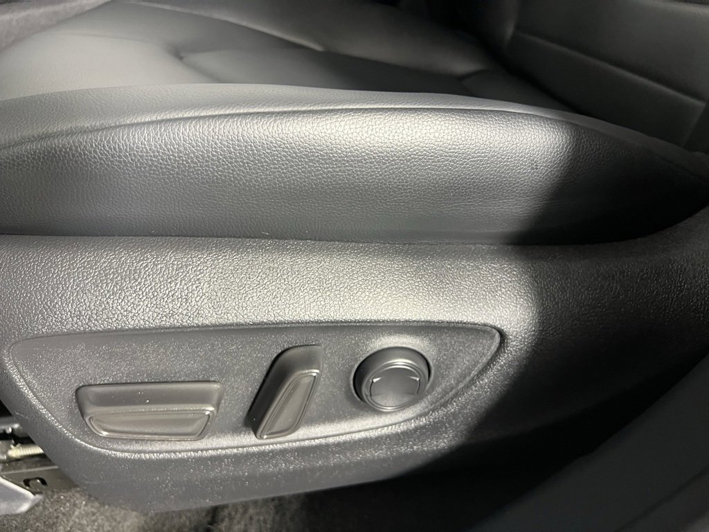 Used 2025 Toyota Highlander XLE image 22