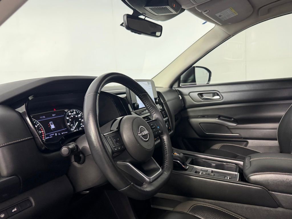 Used 2023 Nissan Pathfinder SL image 21