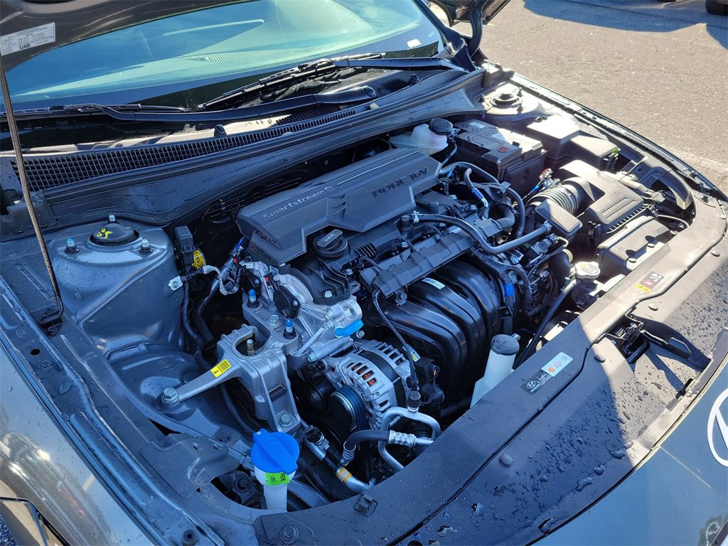 Certified 2025 Hyundai Elantra Sport image 34