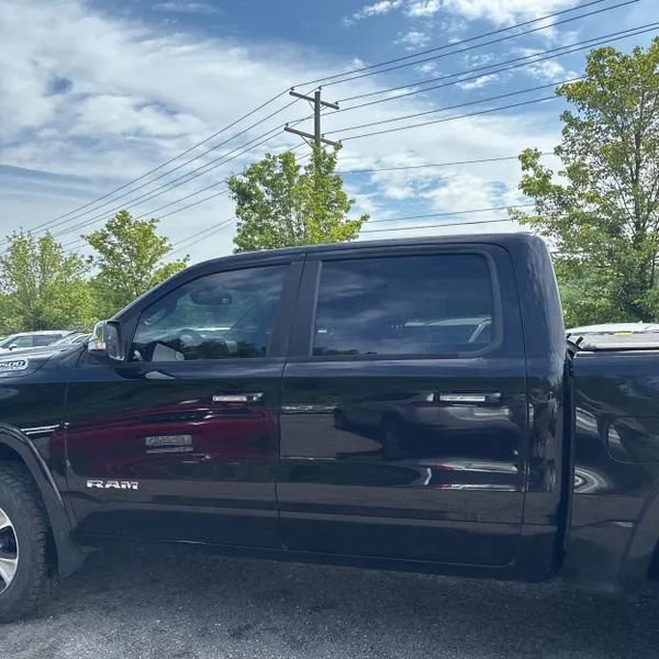 Used 2019 RAM 1500 Laramie AWD/4WD image 3