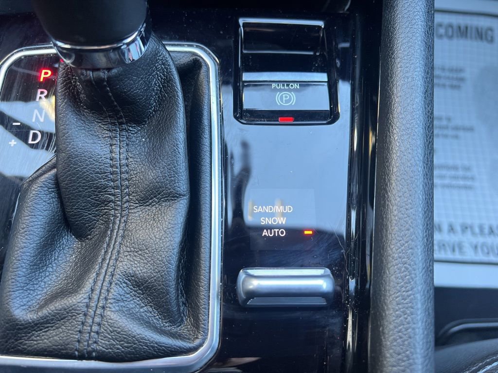Used 2025 Jeep Compass Limited image 21