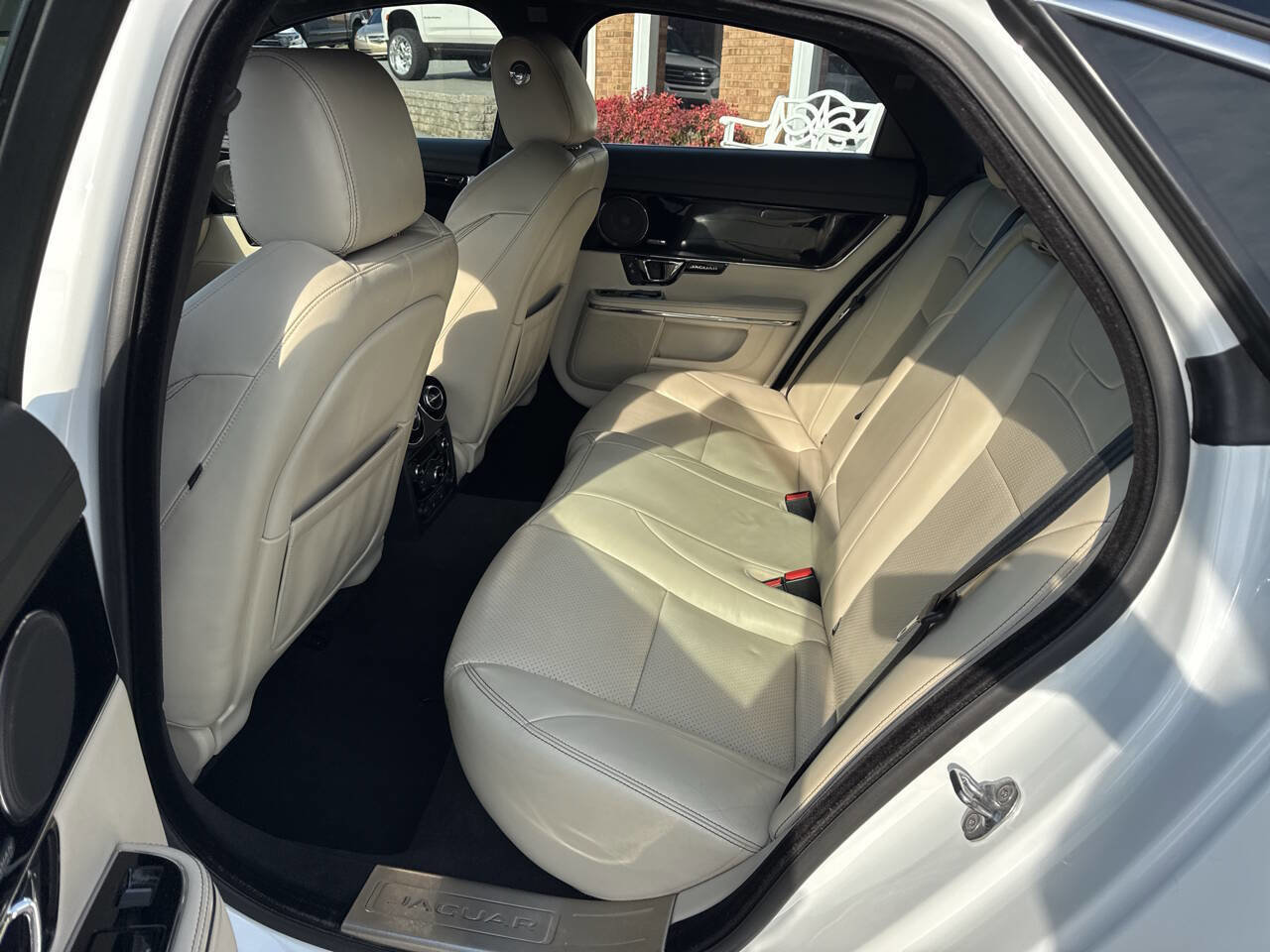 Used 2015 Jaguar XJ AWD image 14