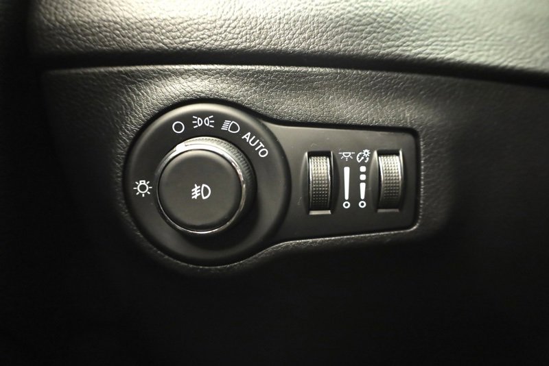 Used 2021 Jeep Compass 80th Special Edition w/ Sun and Sound Group image 33