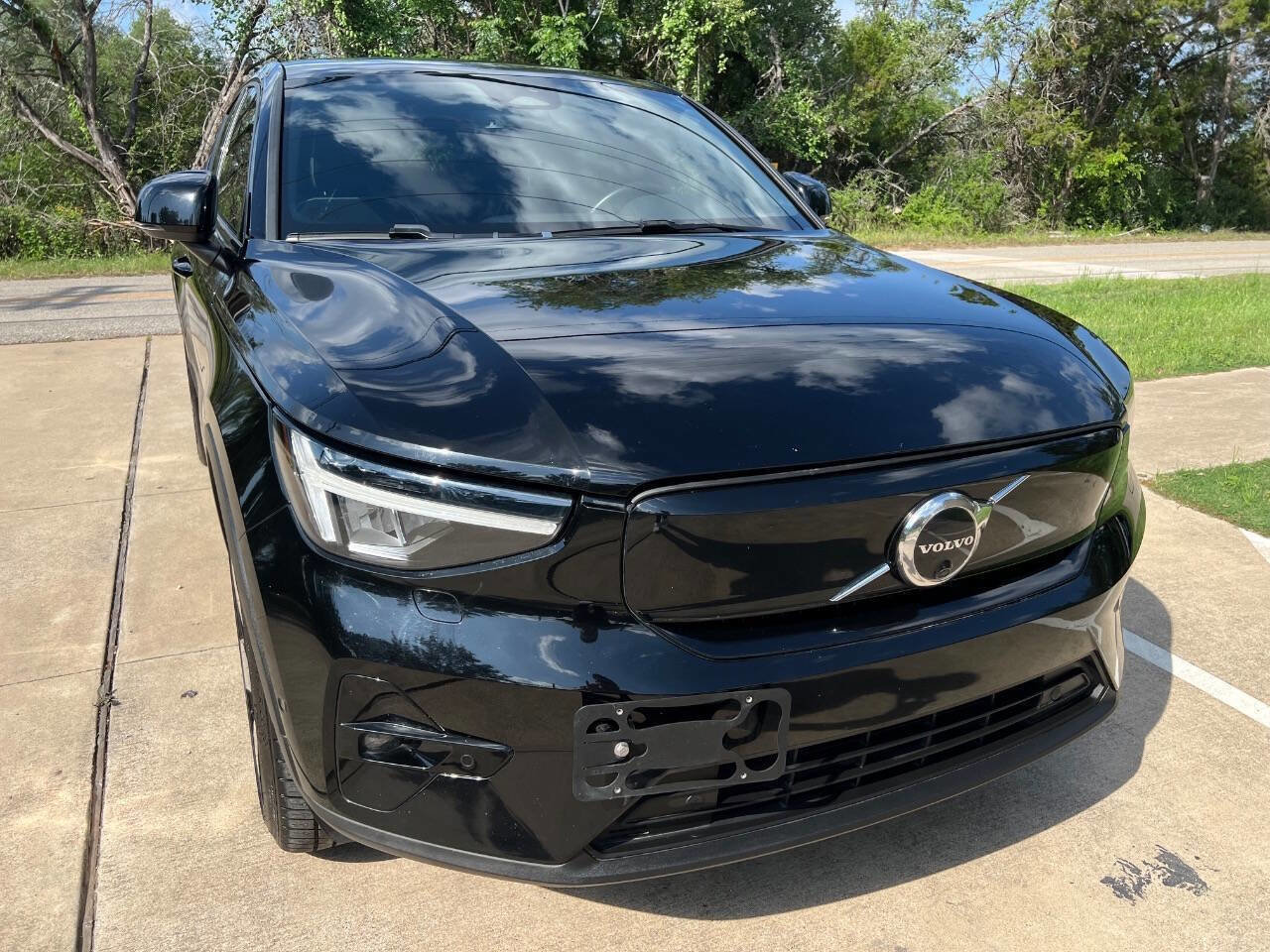 Used 2022 Volvo C40 P8 Recharge Ultimate AWD/4WD image 2
