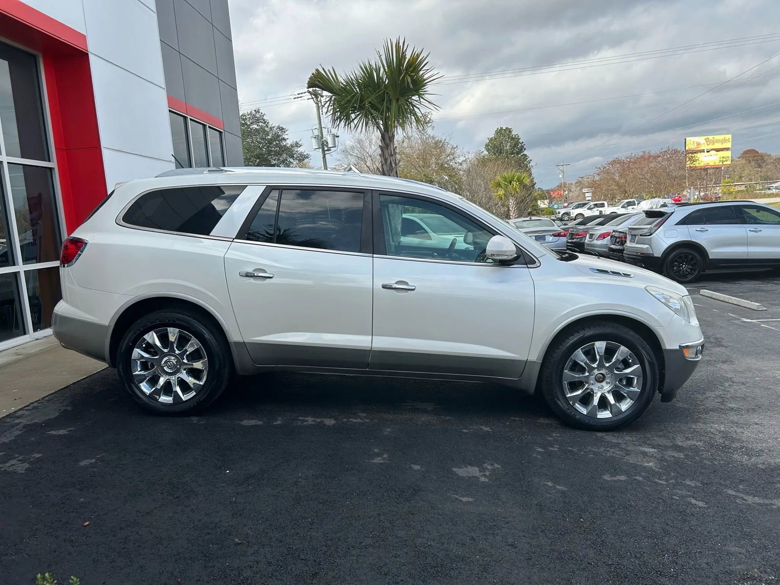 Used 2012 Buick Enclave Premium w/ Trailering Provision Package image 7