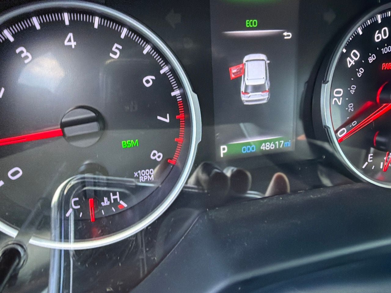 Used 2022 Toyota RAV4 XLE w/ Convenience Package FWD image 9
