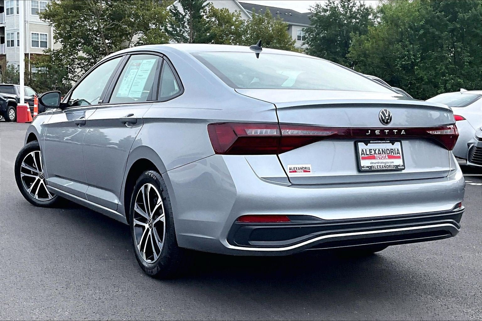 Used 2025 Volkswagen Jetta Sport FWD image 10