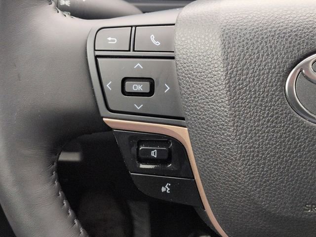 Certified 2023 Toyota Crown Limited image 18