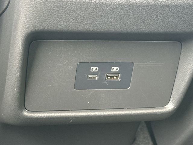 Used 2021 Nissan Rogue SV w/ Premium Package image 11