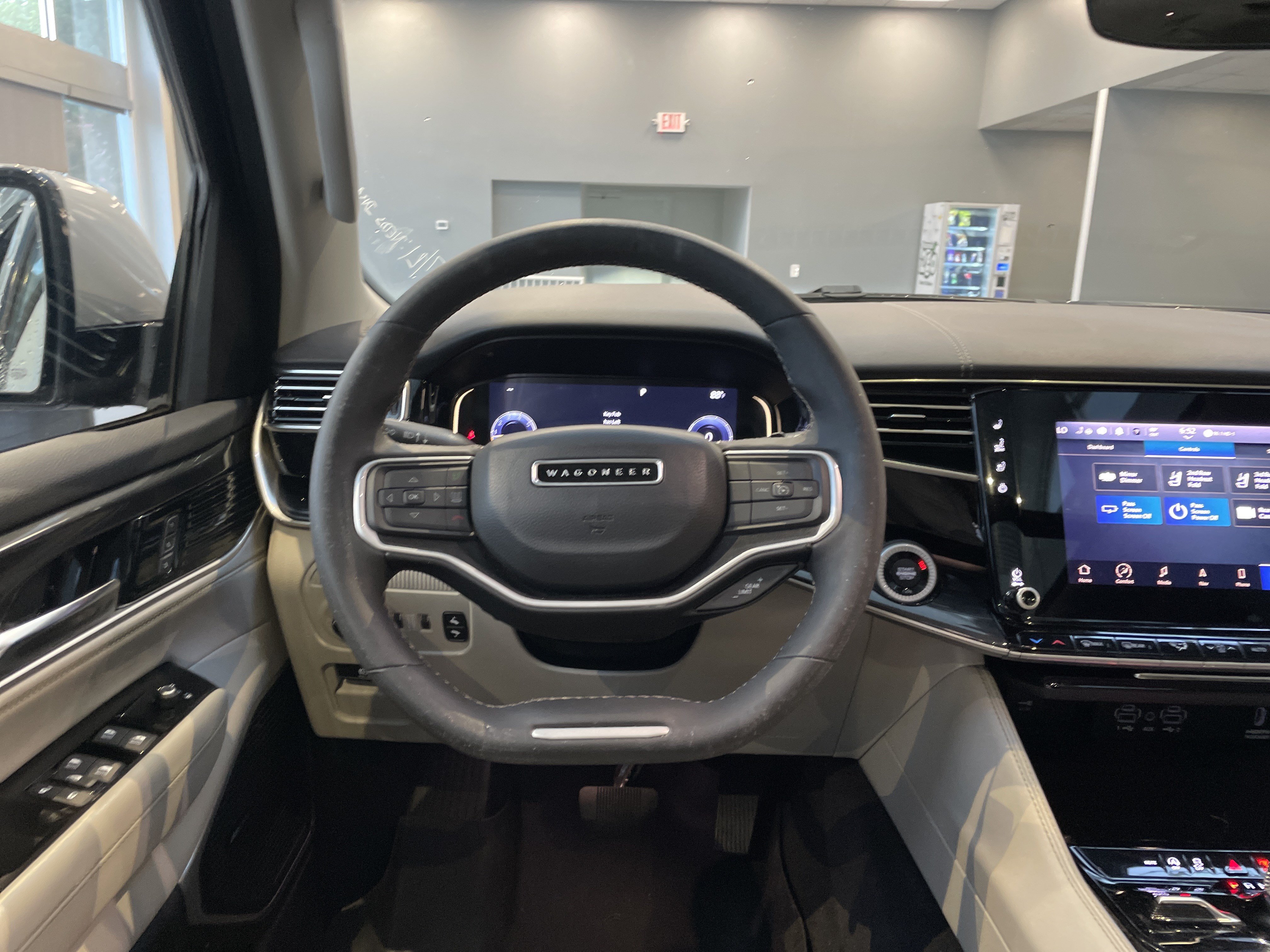 Used 2022 Jeep Wagoneer Series I w/ Premium Group I AWD/4WD image 19